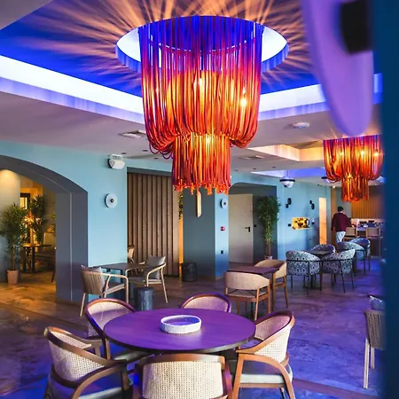 Akteon Girni Отель