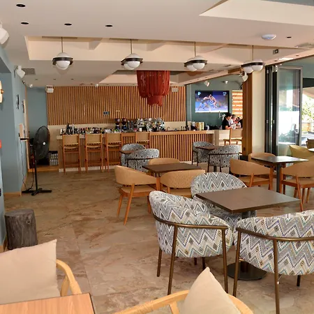 Akteon Girni 호텔 Paralía